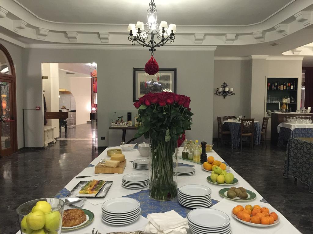 מונטה קטיני טרמה Hotel Corallo מראה חיצוני תמונה